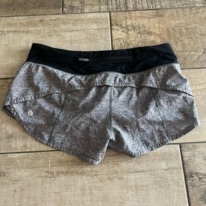Lululemon Hotty Hot Short 4’’